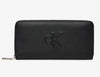 BILLETERO CALVIN KLEIN SCULPTED ZIP MUJER
