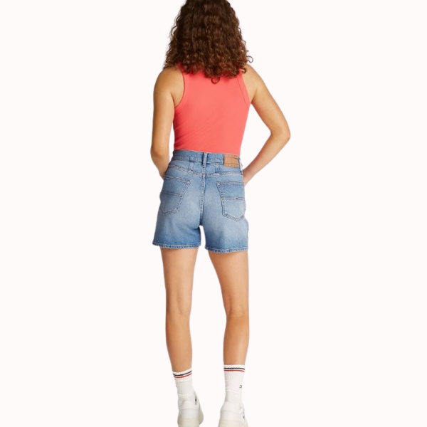 BERMUDA TEJANA TOMMY JEANS MOM MUJER