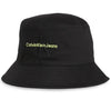 GORRO CALVIN KLEIN MONOGRAM BUCKET MUJER