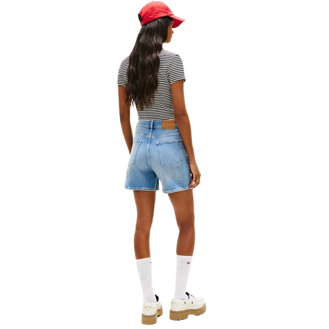 BERMUDA TOMMY JEANS MOM RWB MUJER