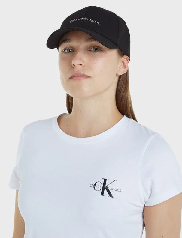GORRA CALVIN KLEIN INSTITUTIONAL TPU MUJER