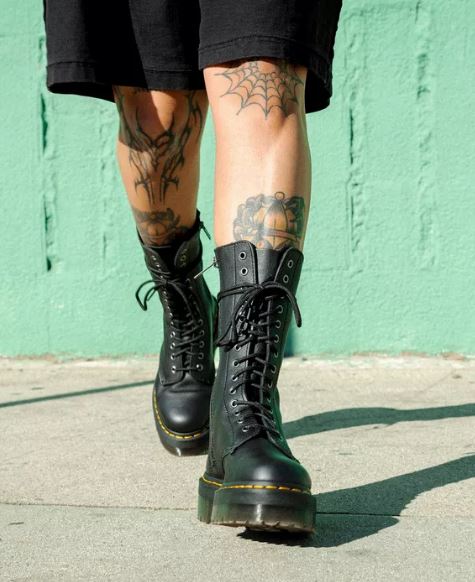 BOTA DR. MARTENS 1B99 QYAD MUJER