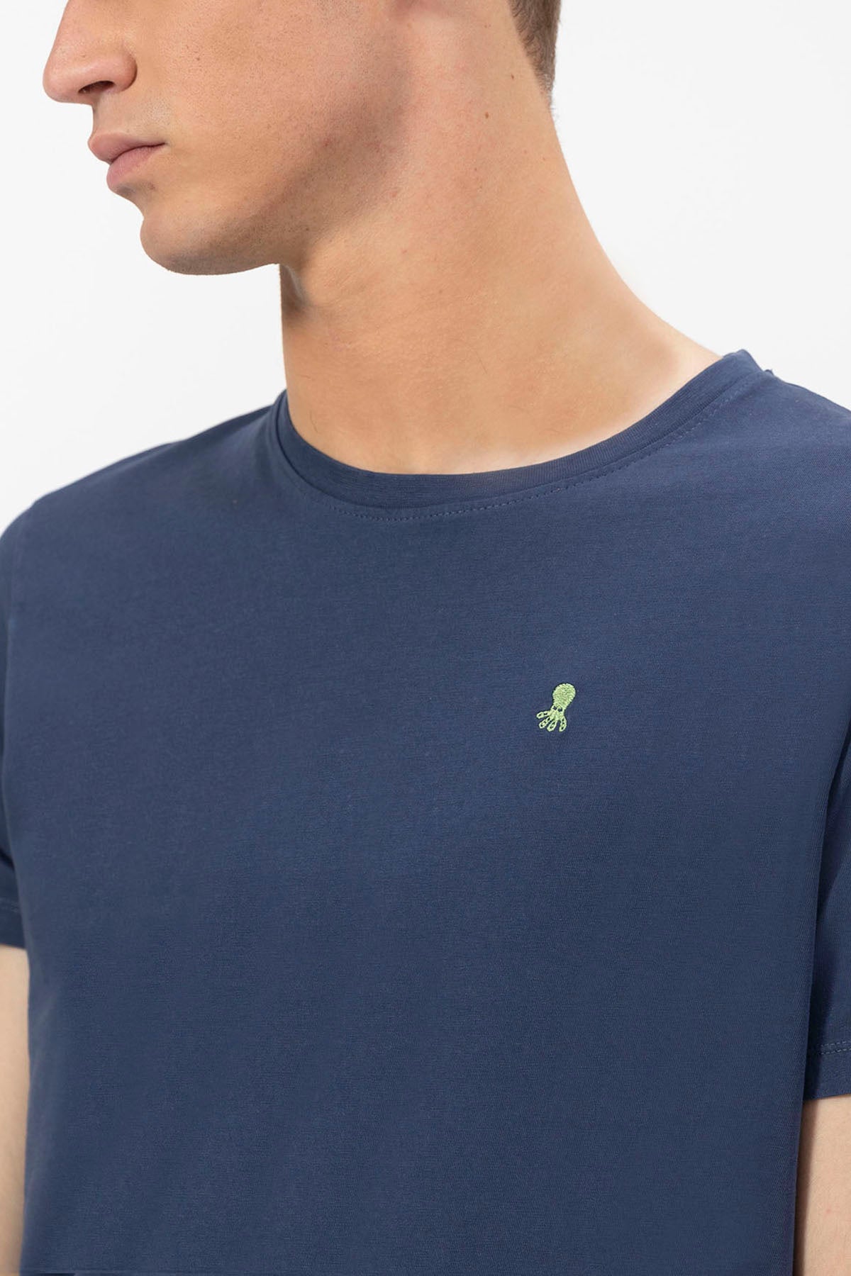 CAMISETA ELPULPO BORDADO A CONTRASTE HOMBRE