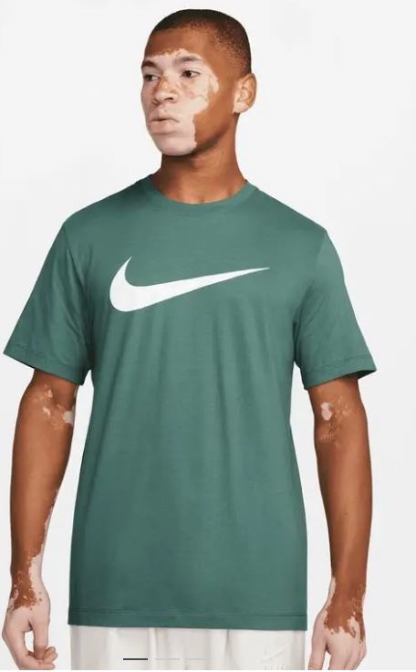 CAMISETA NIKE SPORTSWEAR SWOOSH HOMBRE