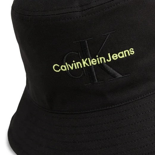 GORRO CALVIN KLEIN MONOGRAM BUCKET MUJER