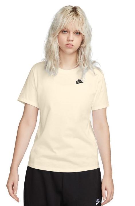 CAMISETA NIKE SPORTWEAR CLUB MUJER