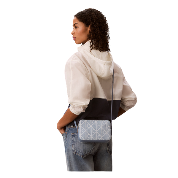 BOLSO CALVIN KLEIN EMBLEM AOP DENIM MUJER