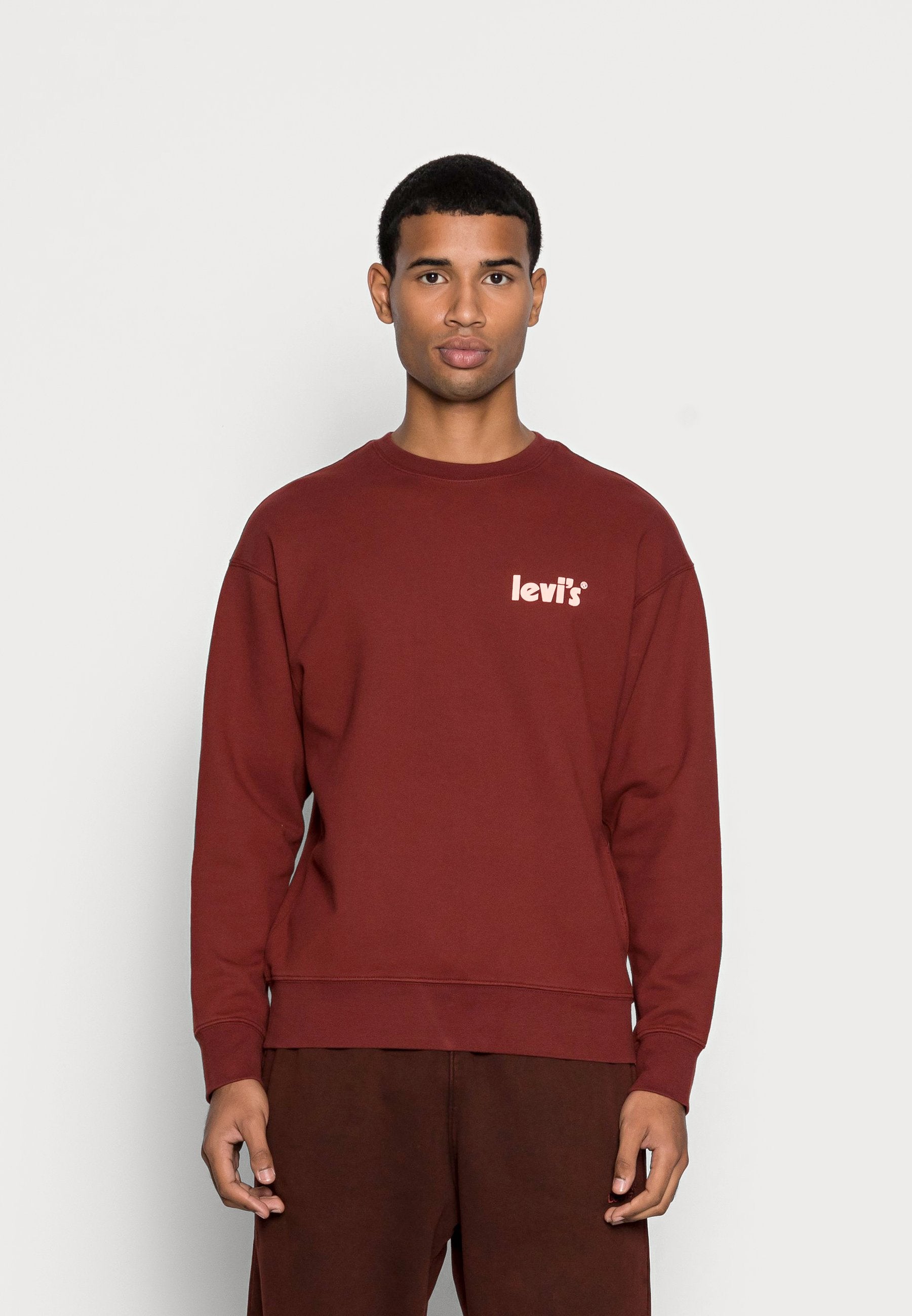 SUDADERA LEVI'S® RELAXD GRAPHIC CREW RED HOMBRE